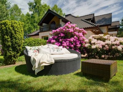 Sofy ogrodowe - wygodne meble do relaksu na świeżym powietrzu